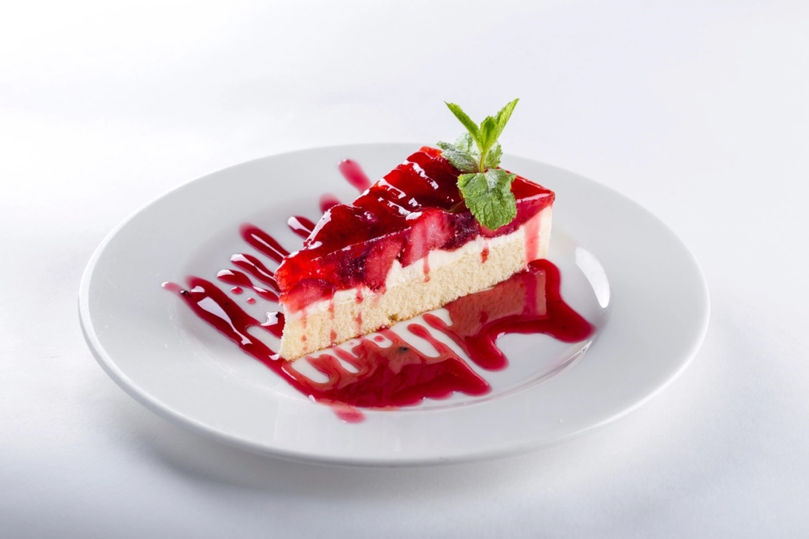 Krémrózsás esküvői torta, illusztráció