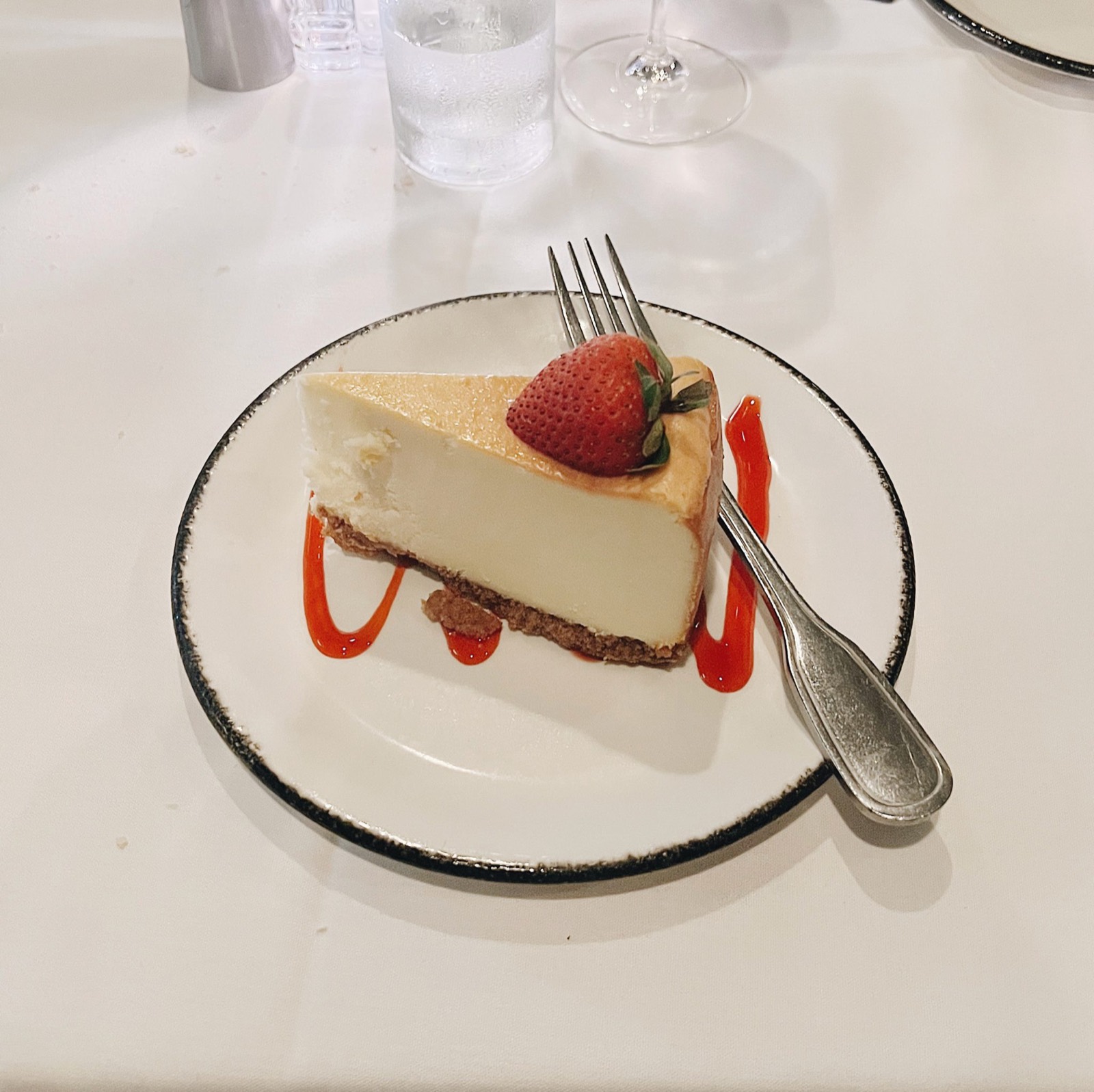 Gyümölcsös szülinapi torta, illusztráció